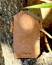 Pochette-téléphone-brun-cognac-leather-phone-bag 2.webp
