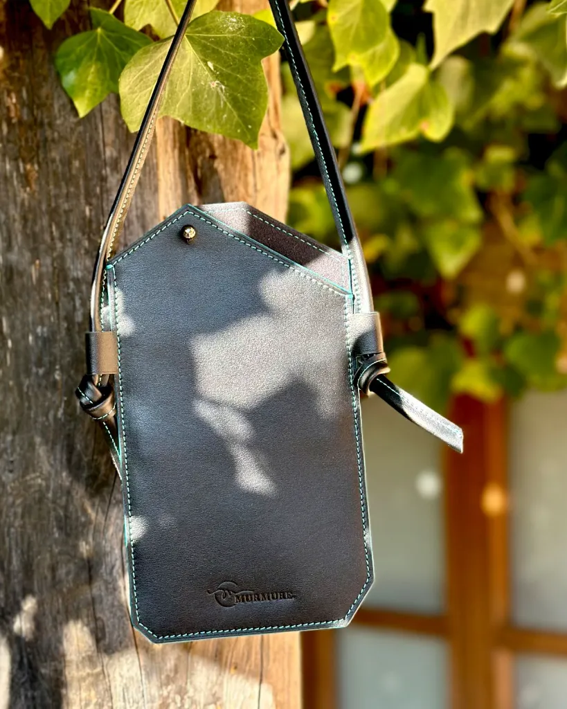 Pochette-téléphone-cuir-noir-turquoise-leather-phone-bag 2.webp