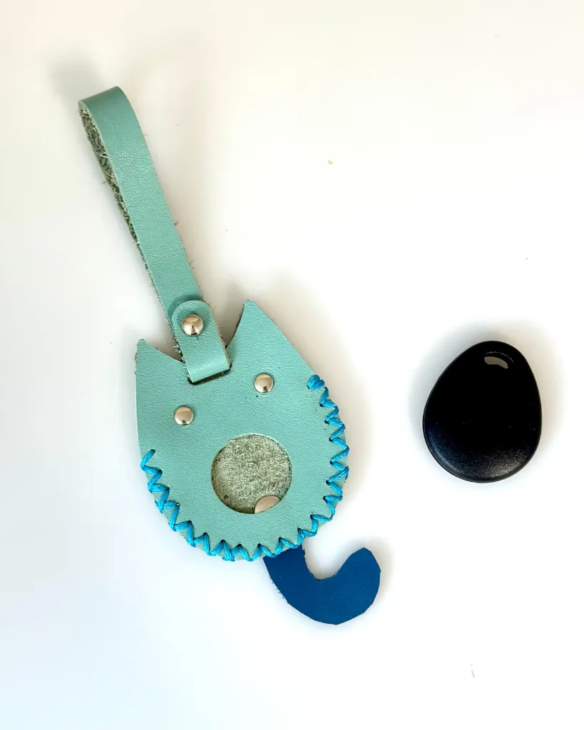 porte-badge-enfant-garderie-turquoise 2.webp