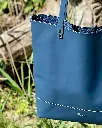 Tote-bag-cuir-sac-cabas-bleu-orage 10.webp