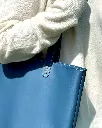 Tote-bag-cuir-sac-cabas-bleu-orage 6.webp