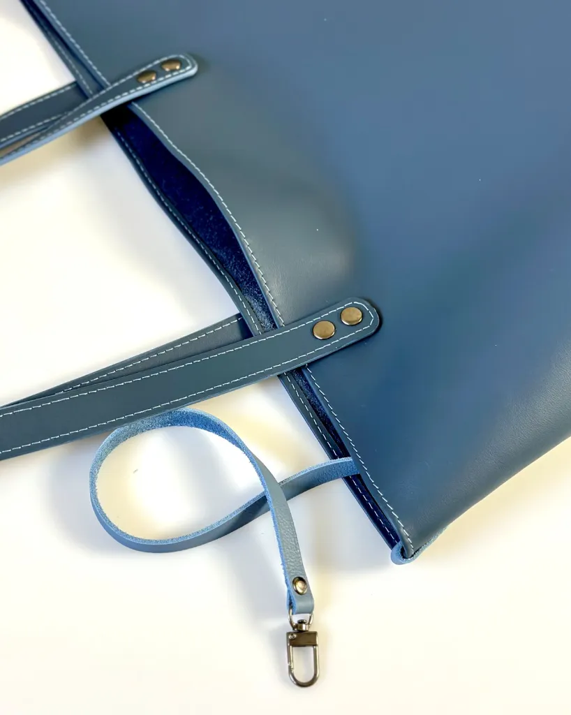 Tote-bag-cuir-sac-cabas-bleu-orage 3.webp