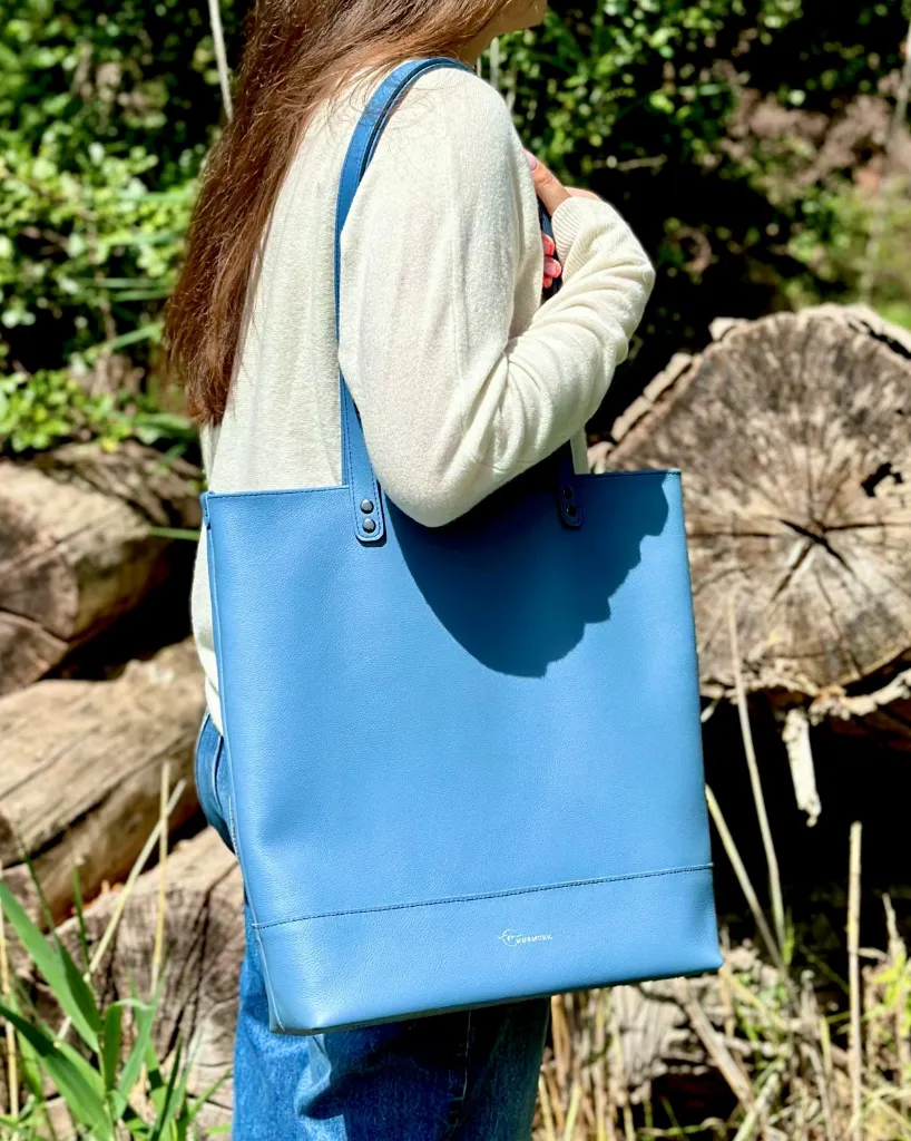 Tote-bag-cuir-sac-cabas-bleu-glacier 9.webp