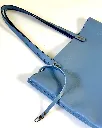 Tote-bag-cuir-sac-cabas-bleu-glacier 4.webp