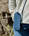 Phone-bag-porte-gsm-cuir-bleu-orange-murmure-maroquinerie 17.webp