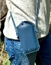 Phone-bag-porte-gsm-cuir-bleu-orange-murmure-maroquinerie 13.webp