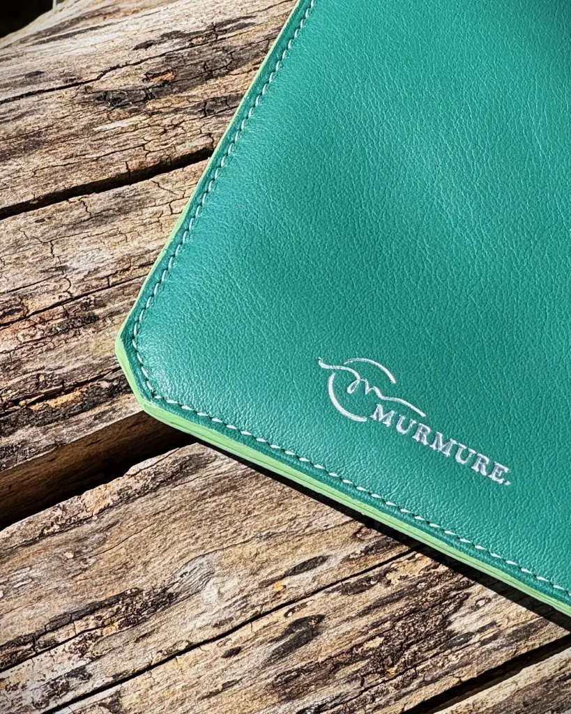 Pochette-téléphone-cuir-vert-foncé-leather-phone-bag 2.webp